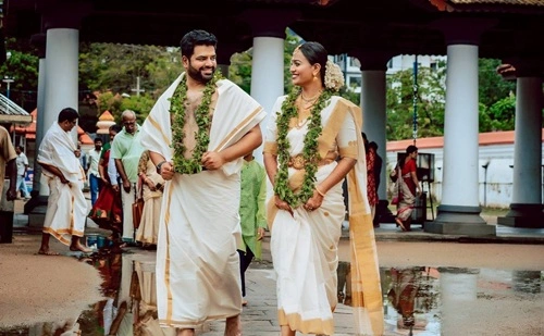 Traditional Dress of Kerala [For Men & Women]