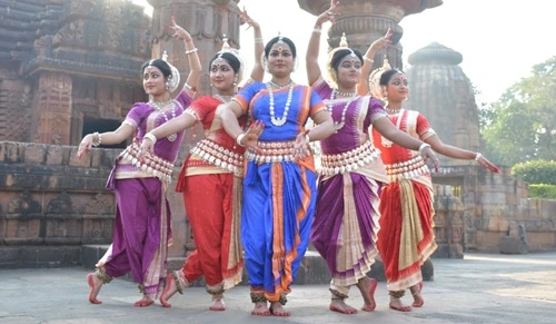 Traditional Dress of Odisha [For Men & Women]